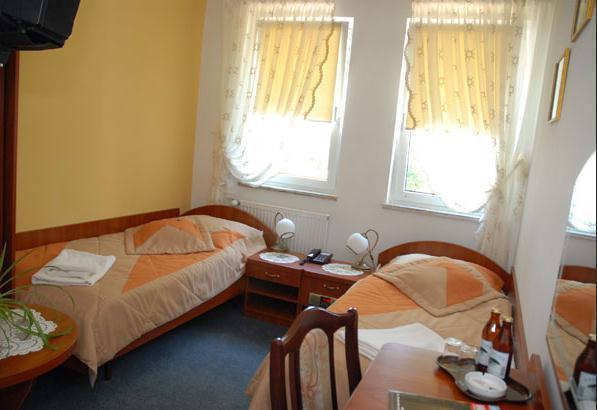 Hotel Restauracja Kaukaska Jadwiga Choroszy Wolsztyn Bilik gambar