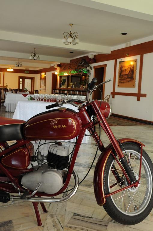 Hotel Restauracja Kaukaska Jadwiga Choroszy Wolsztyn Luaran gambar