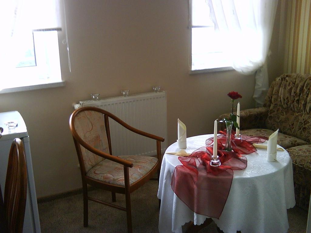Hotel Restauracja Kaukaska Jadwiga Choroszy Wolsztyn Luaran gambar