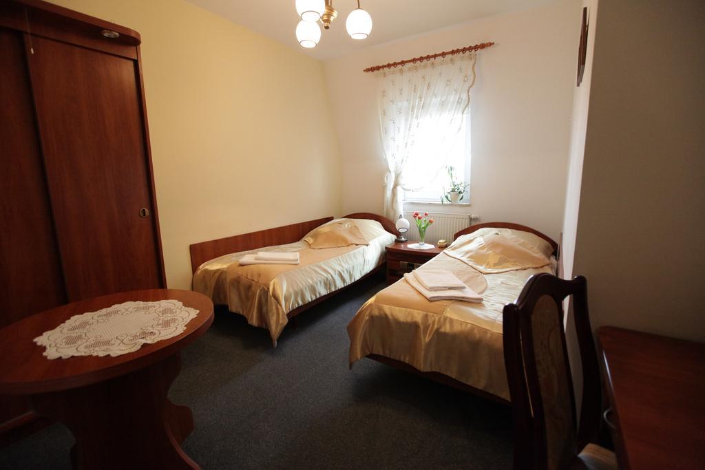 Hotel Restauracja Kaukaska Jadwiga Choroszy Wolsztyn Bilik gambar