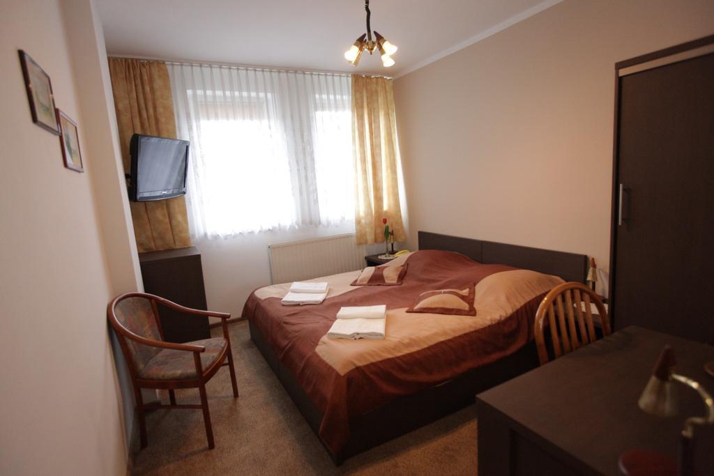 Hotel Restauracja Kaukaska Jadwiga Choroszy Wolsztyn Bilik gambar